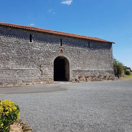 The Commanderie Grand Gite10 Kms From Puy Du Fou