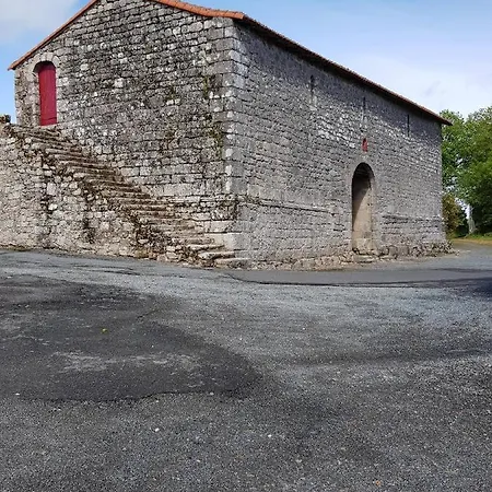 The Commanderie Grand Gite10 Kms From Puy Du Fou